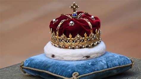 The Royal Crown in Art and Literature
